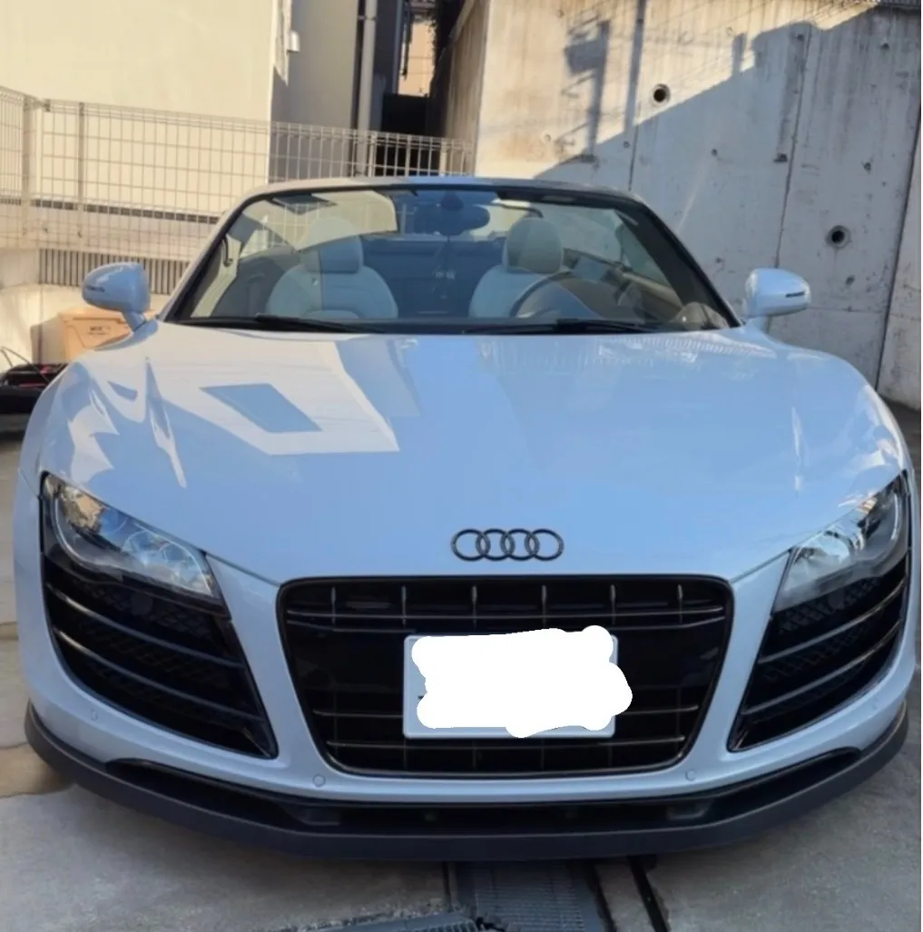 アウディR８スパイダー出張手洗い洗車